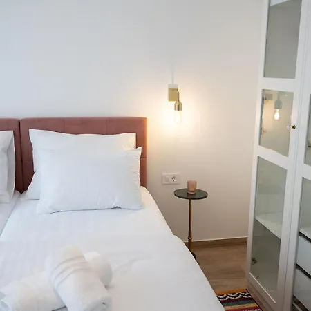 Four M No2 דירה קאבטאט