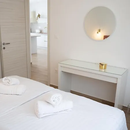 Apartment Four M No2 *