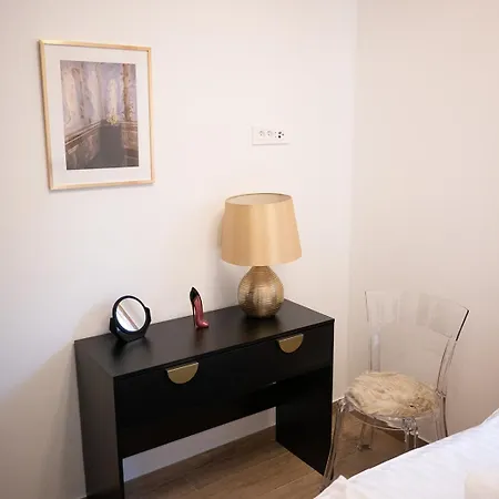 Apartment Four M No2