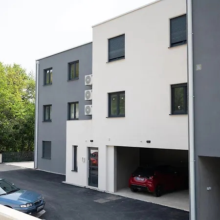 Four M No2 公寓 察夫塔特