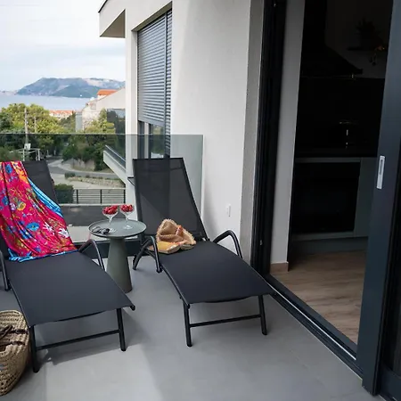 Four M No2 챠브타트